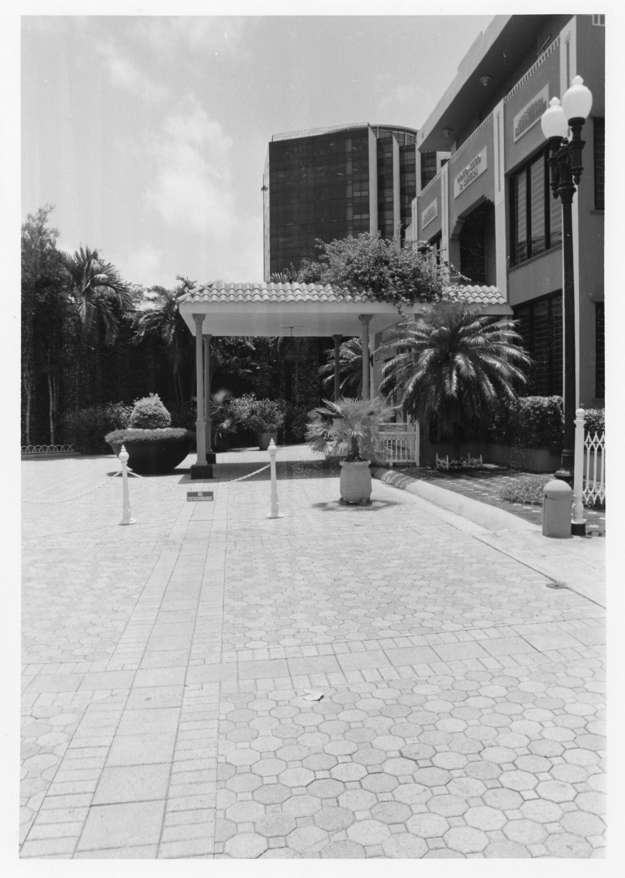 Figueroa Apartment Building – 00001124